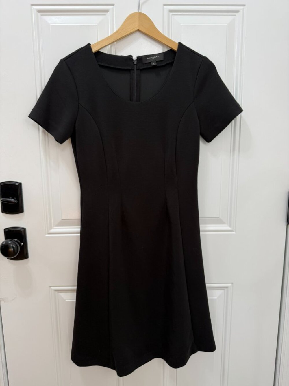 Banana Republic Black Fit & Flare Soft Touch Knee Length Dress Size S - Picture 4 of 9